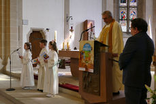 Feier der 1. Heiligen Kommunion in Sankt Crescentius (Foto: Karl-Franz Thiede)